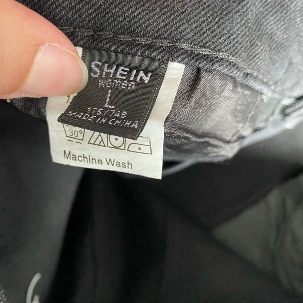 shein black denim shorts - Picture 3 of 8